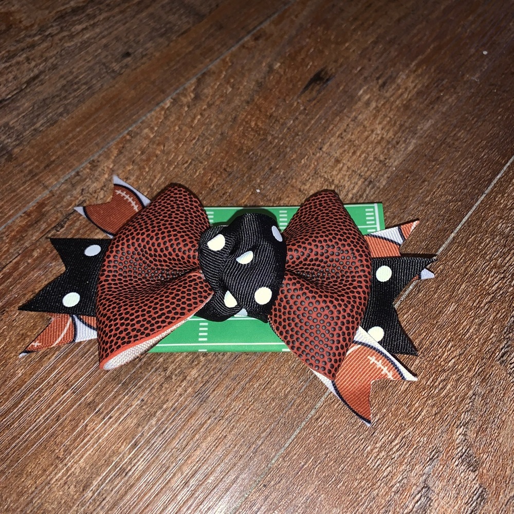 LET’S GO TEAM📣 FOOTBALL BOW CLIP